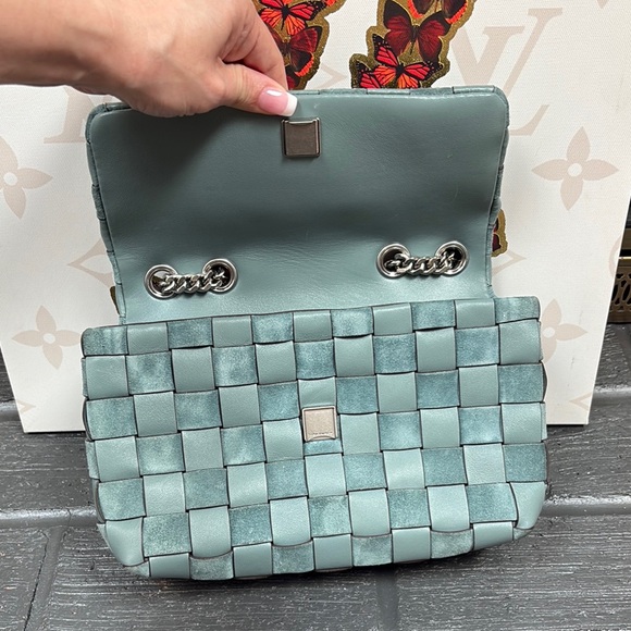 Tory Burch KIRA CHEVRON WOVEN SMALL CONVERTIBLE SHOULDER BAG - Picture 10 of 15